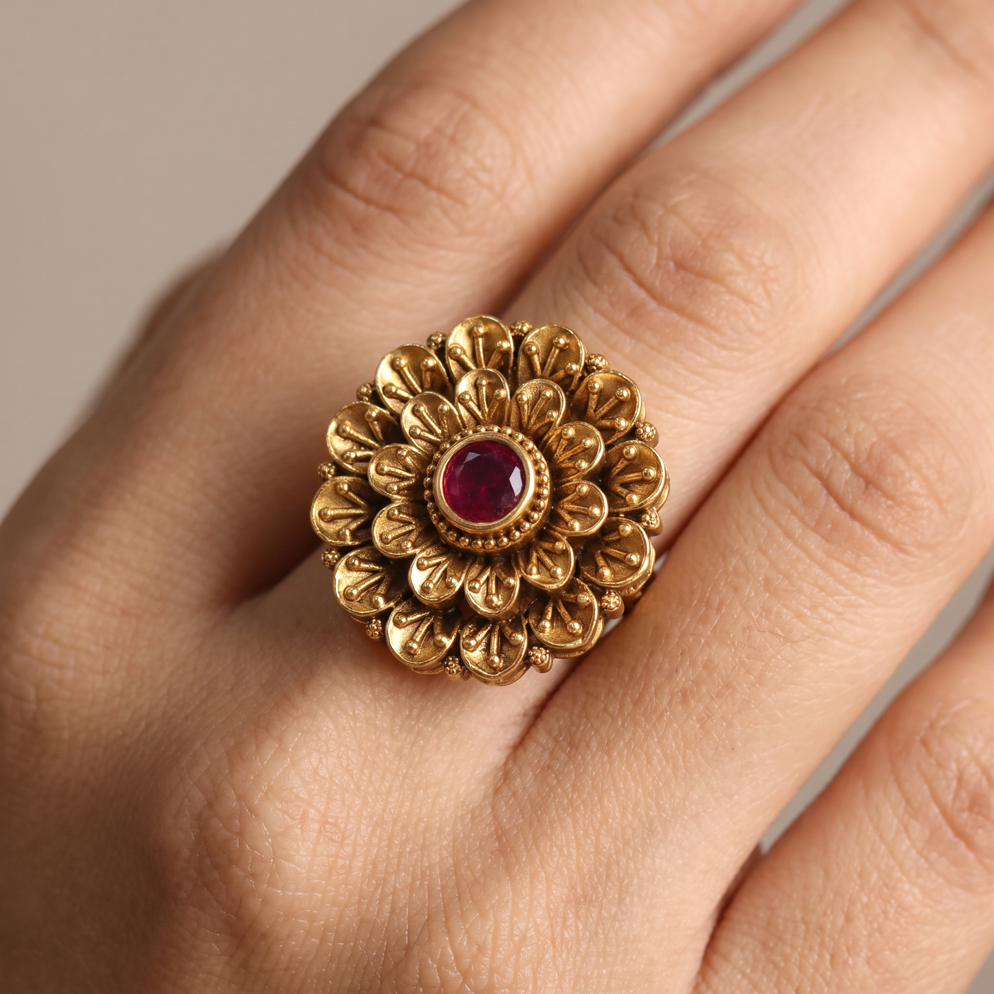 Detailed Flower Centre with Radiating Petals Antique Finger Ring