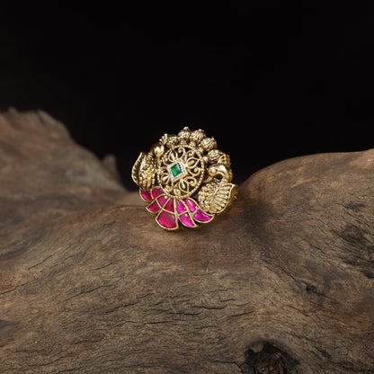 Swan Antique Finger Ring with Sculpted Floral Details and Ornate Centre