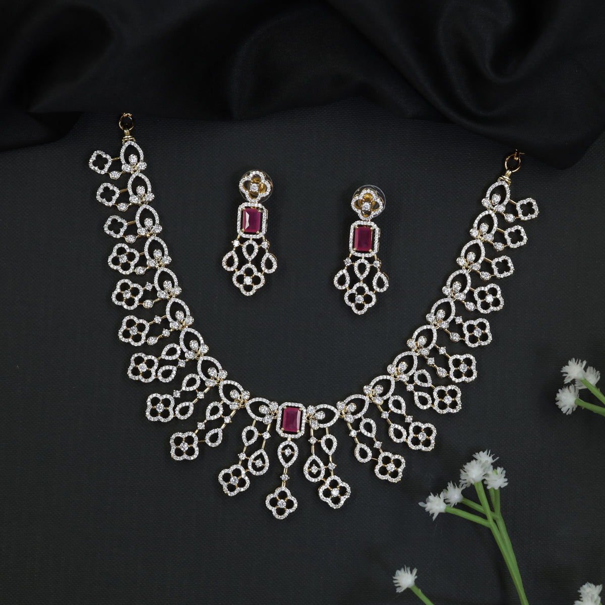 GJ Floral Lattice Necklace Set with Rectangle Pendant