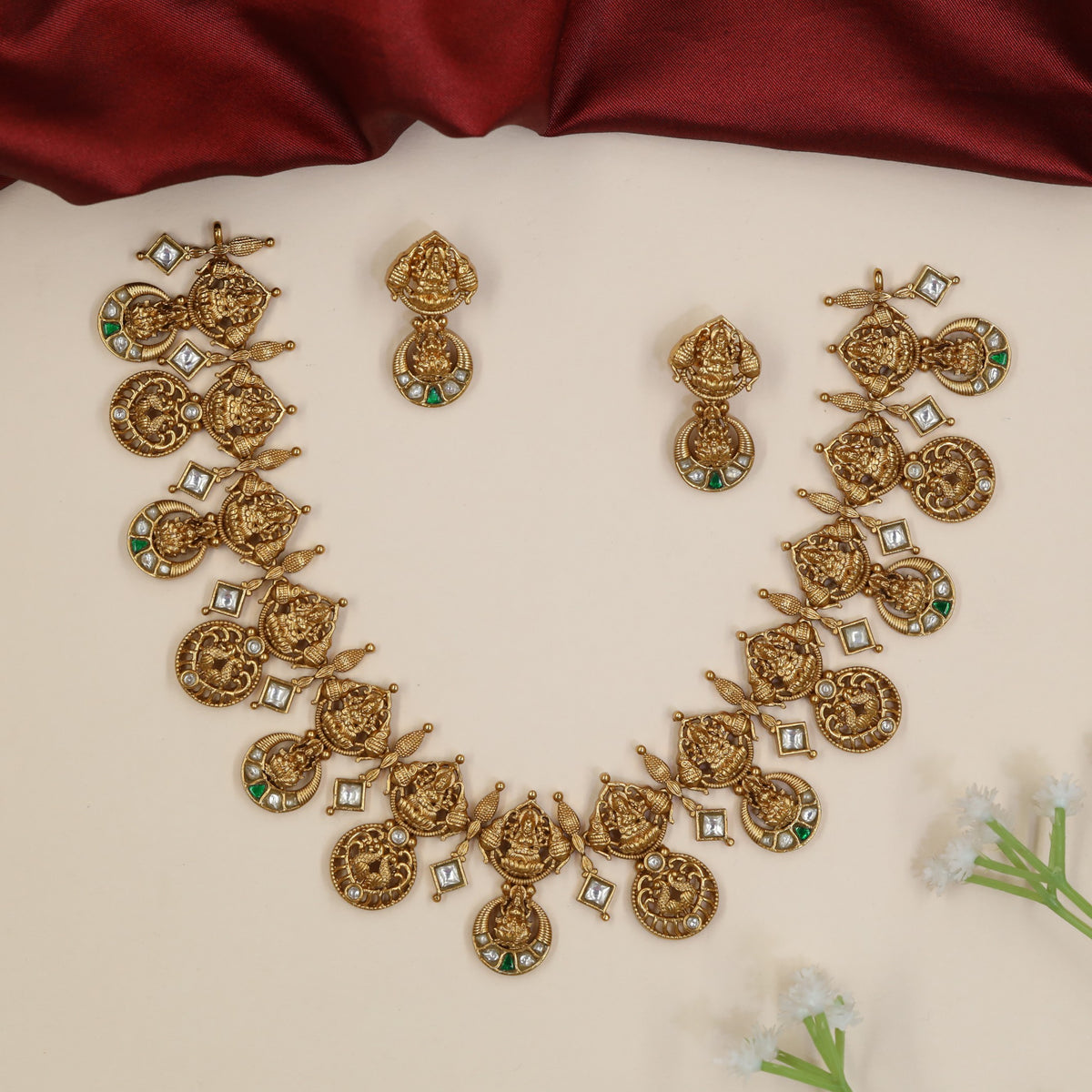 Bridal Jadau Necklace with Repeated Round Panels