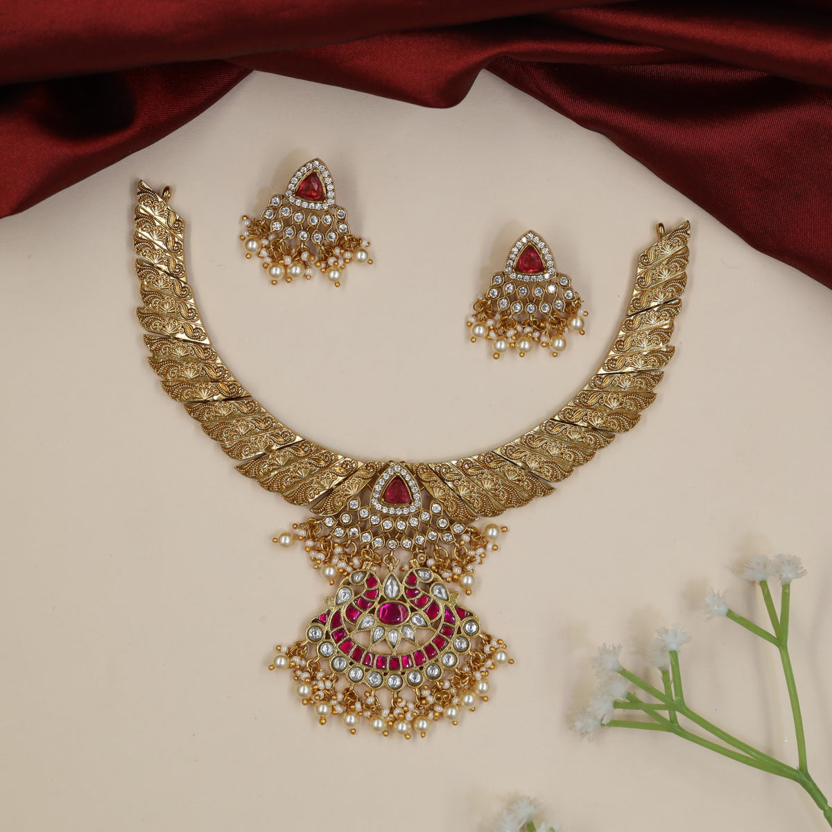 Jadau Leafwork Necklace Set with Geometric Pendant