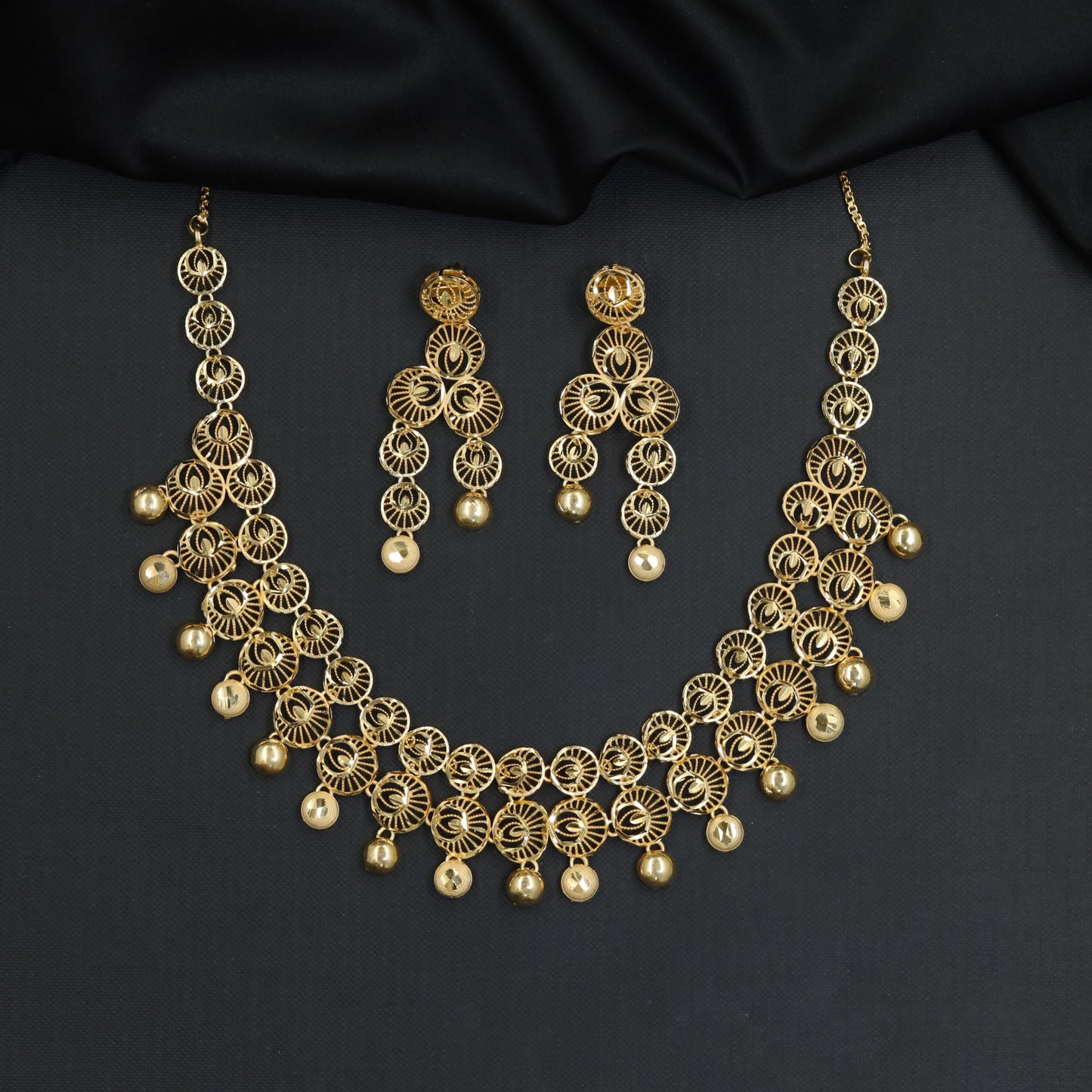 Masterpiece occasion wear Forming Necklace set with dangling accents