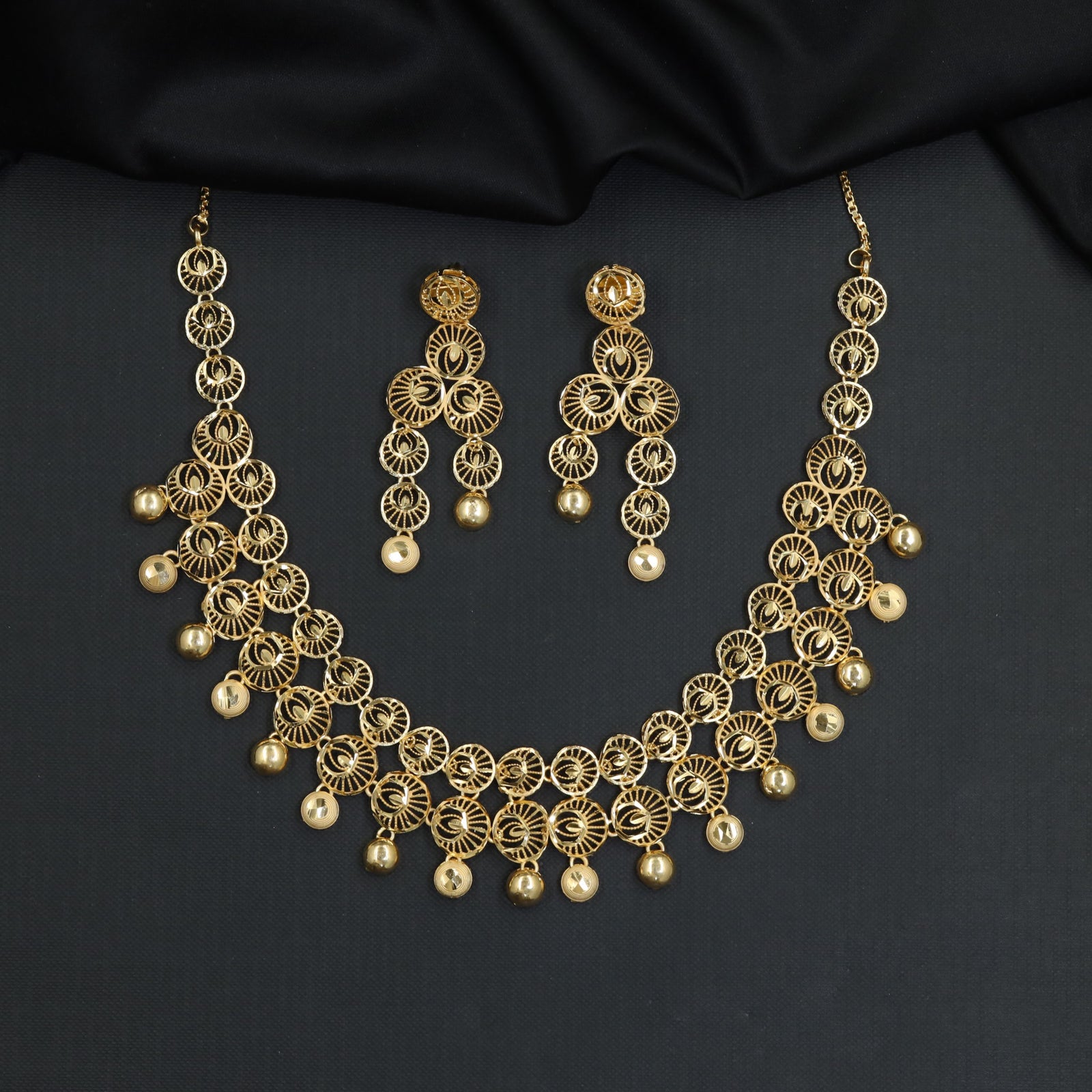 Masterpiece occasion wear Forming Necklace set with dangling accents