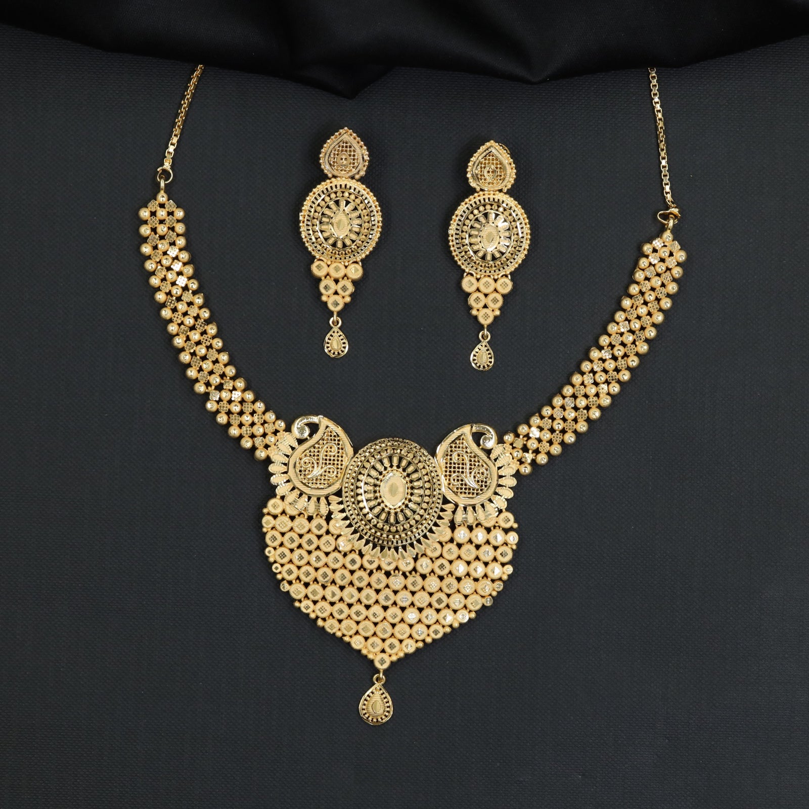 Auspicious ceremonial Forming Necklace styled with dense bead mesh