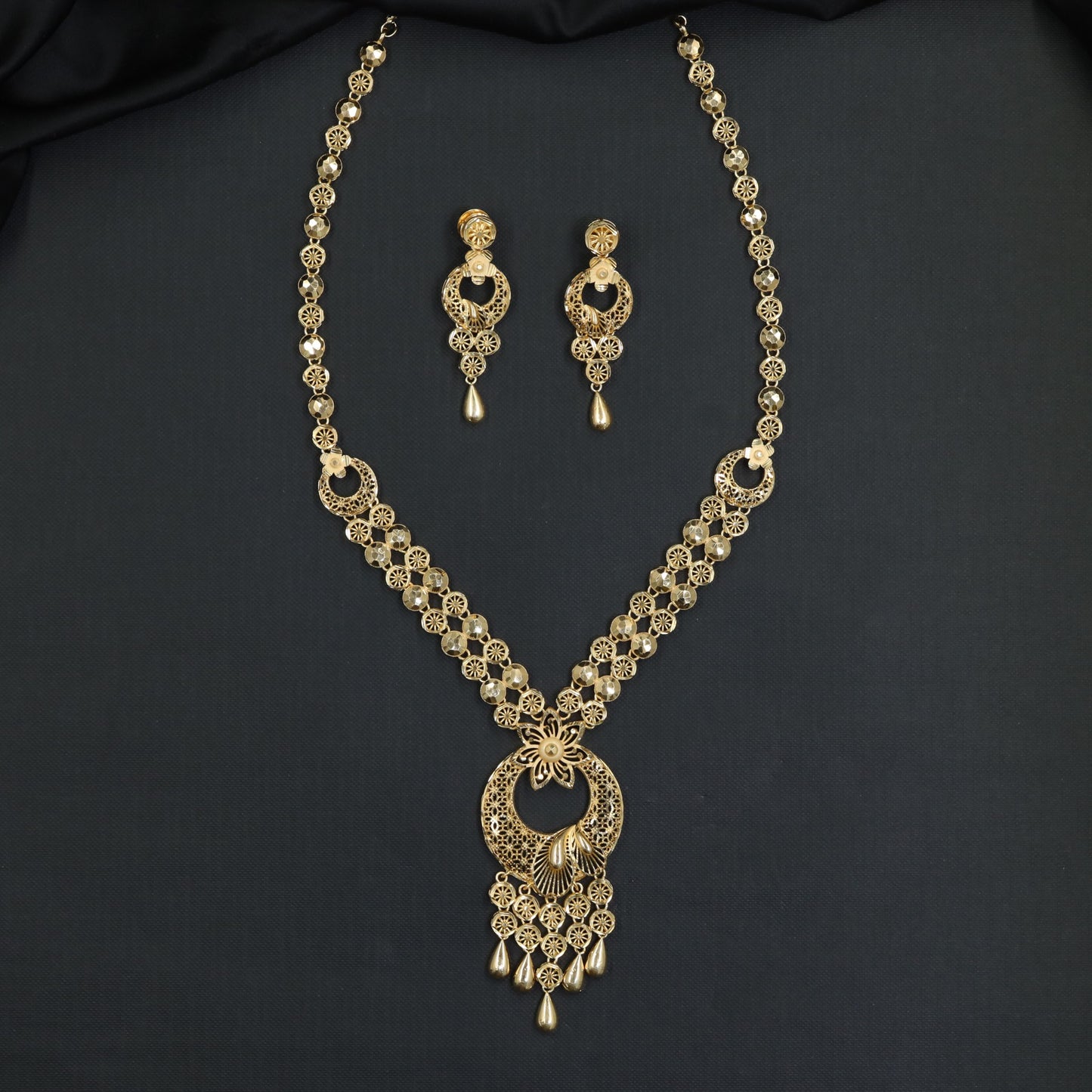 Circular Rosette Linkwork with Open Ring Pendant Forming Long Haara