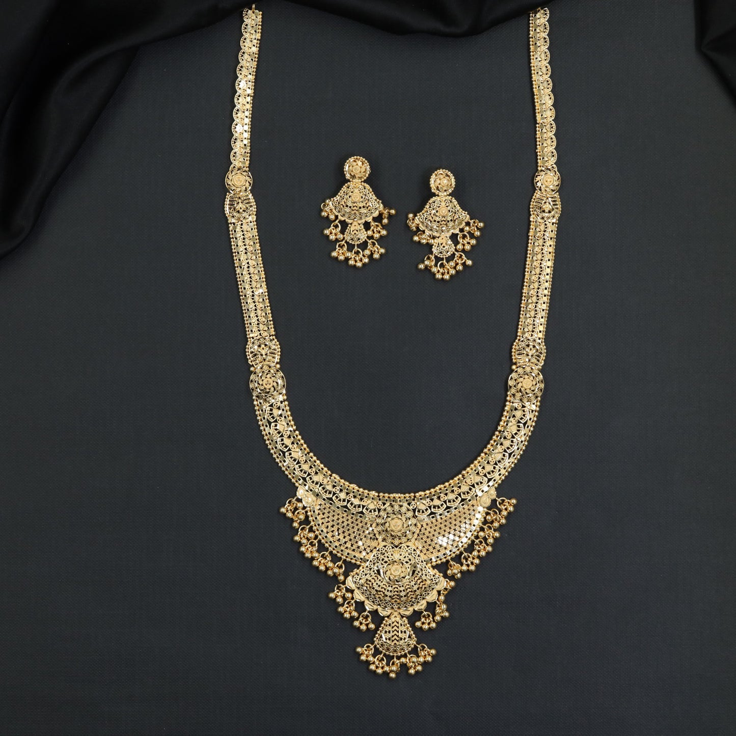 Radiant Disc Accents with Detailed Fringe Forming Long Haara