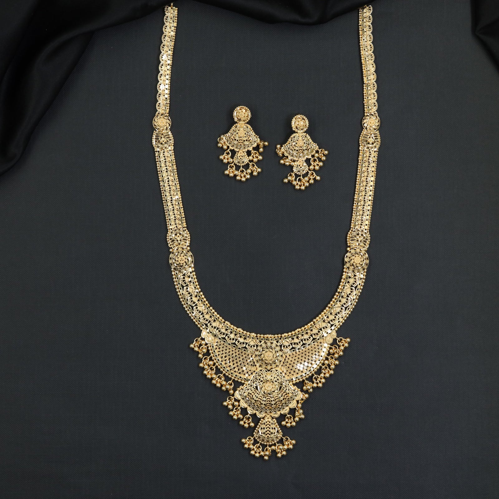 Radiant Disc Accents with Detailed Fringe Forming Long Haara