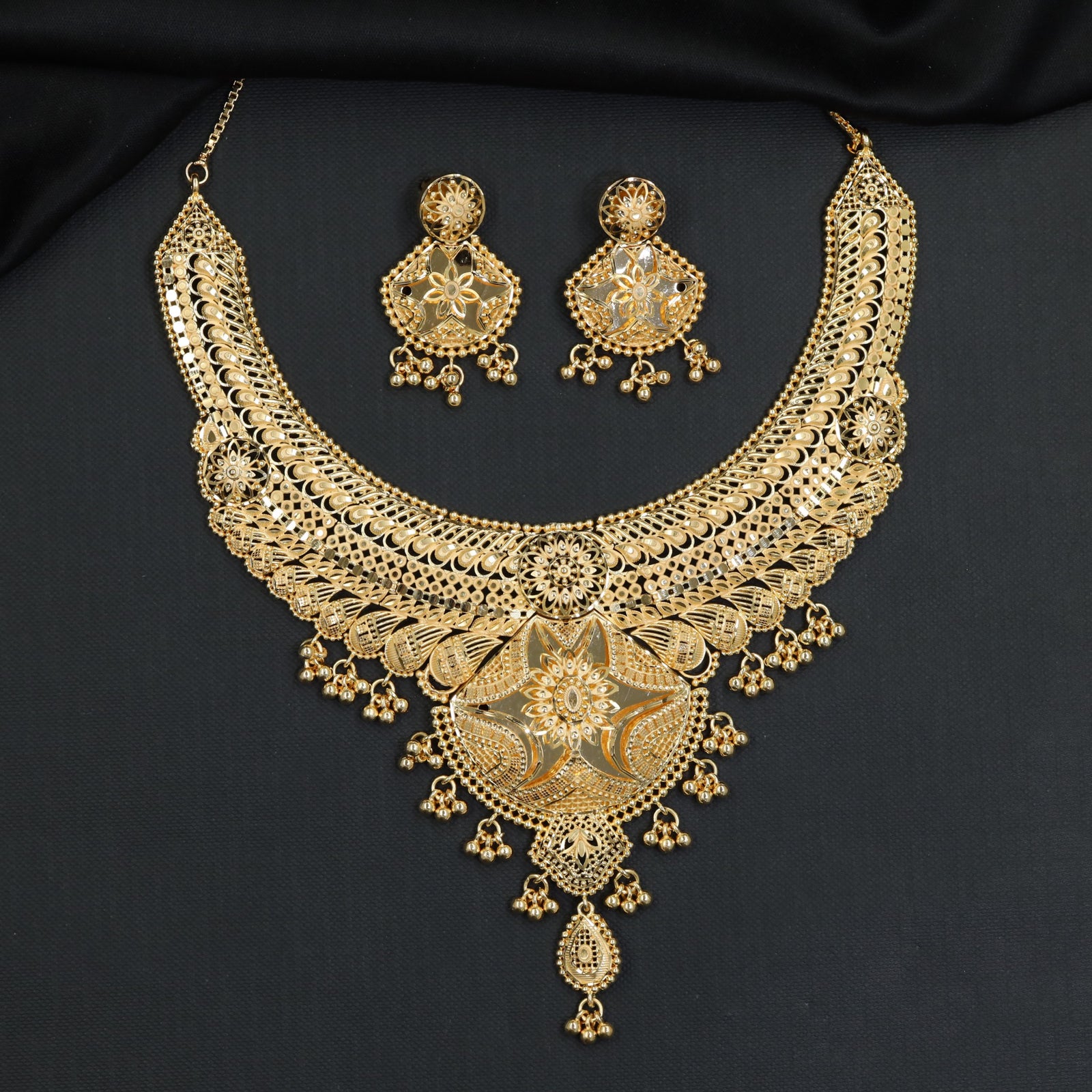 Classic Filigree Forming Necklace with Floral Pendant Drop