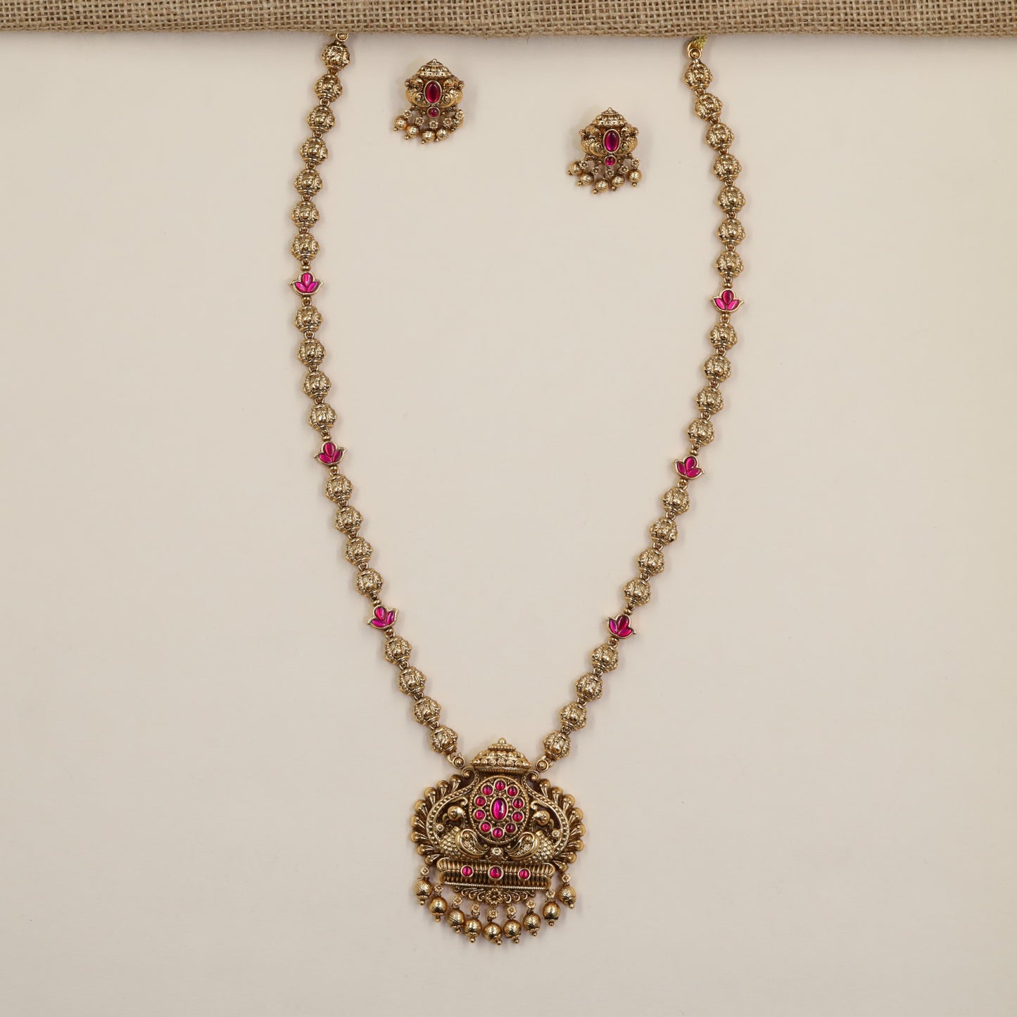 Heritage Peacock Antique Chain with Ornamental Centre Pendant and Repeating Floral Links