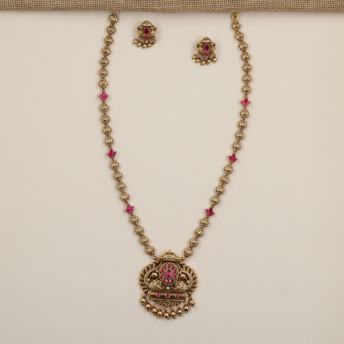 Antique Peacock Floral Link Chain Set with Centre Pendant