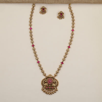 Heritage Peacock Antique Chain with Ornamental Centre Pendant and Repeating Floral Links