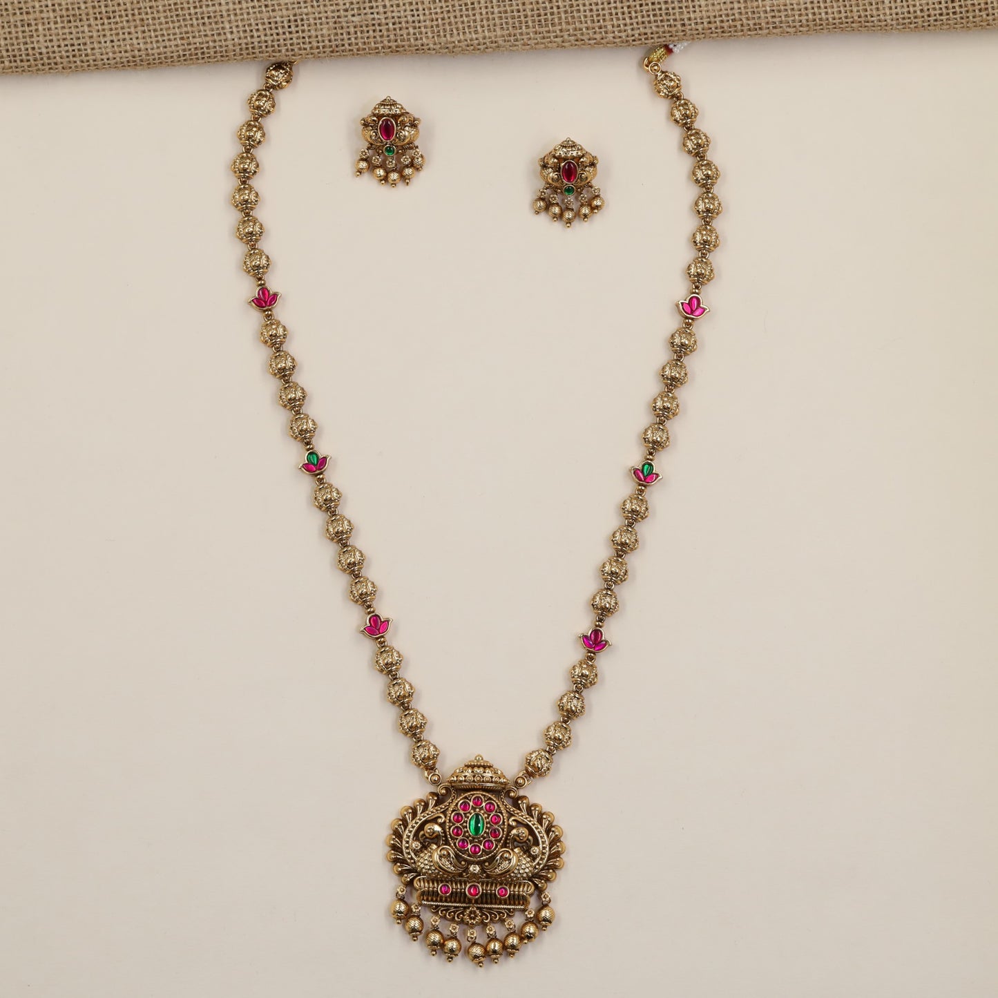 Heritage Peacock Antique Chain with Ornamental Centre Pendant and Repeating Floral Links