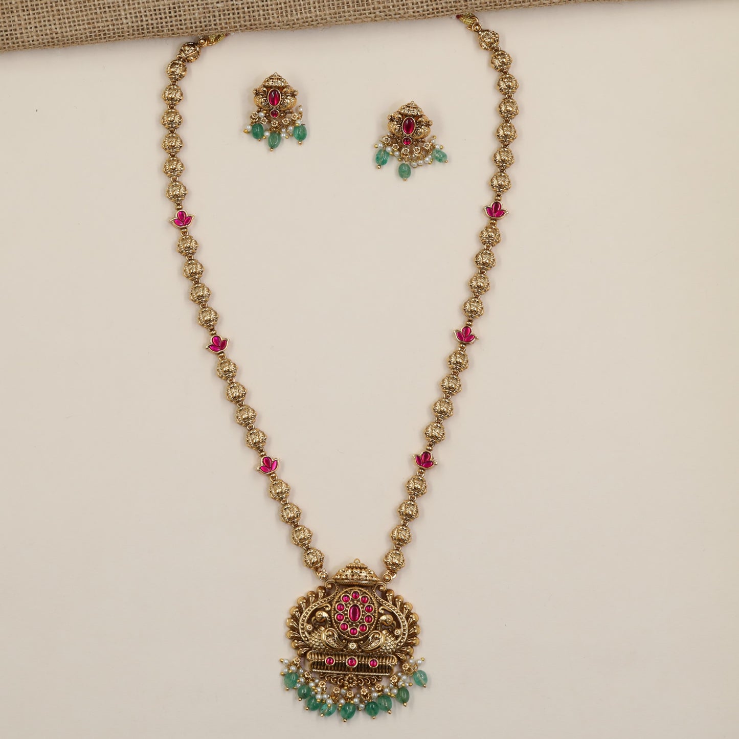 Heritage Peacock Antique Chain with Ornamental Centre Pendant and Repeating Floral Links