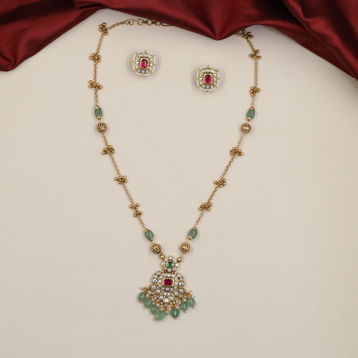 Jadau Ornamental Link Chain Set with Openwork Pendant