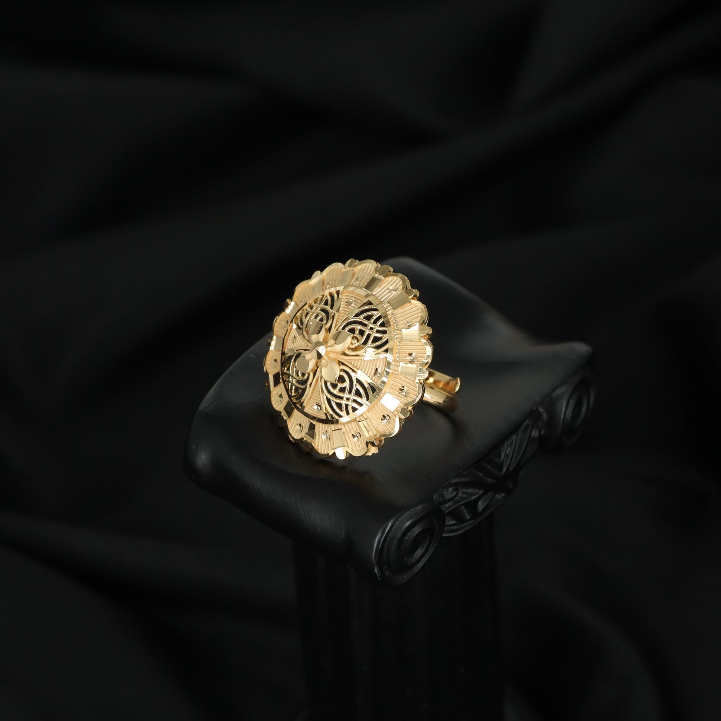 Forming Finger Ring Featuring Radial Filigree and Petal Edging