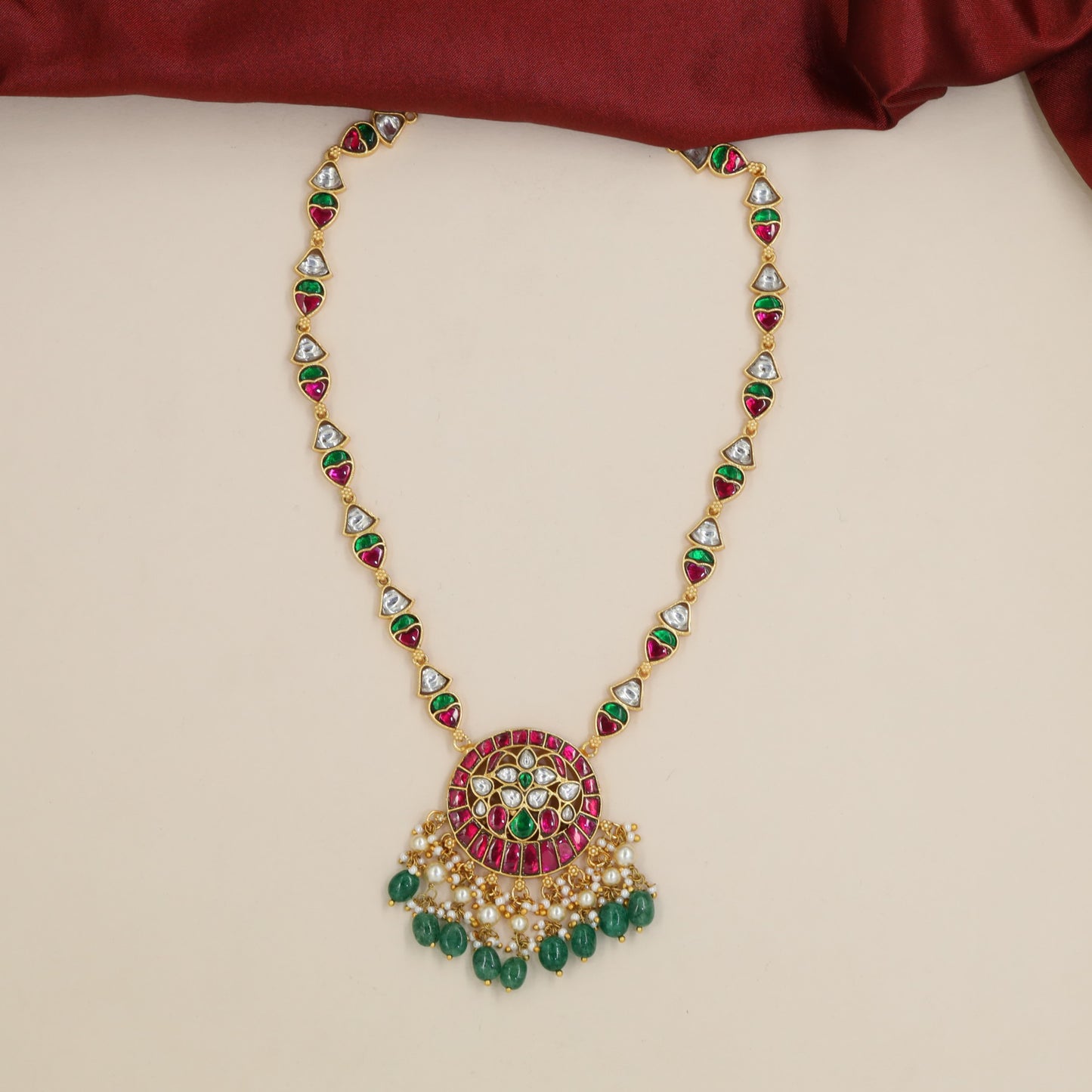 Jadau Necklace with Repeating Teardrop Linkwork and Round Pendant