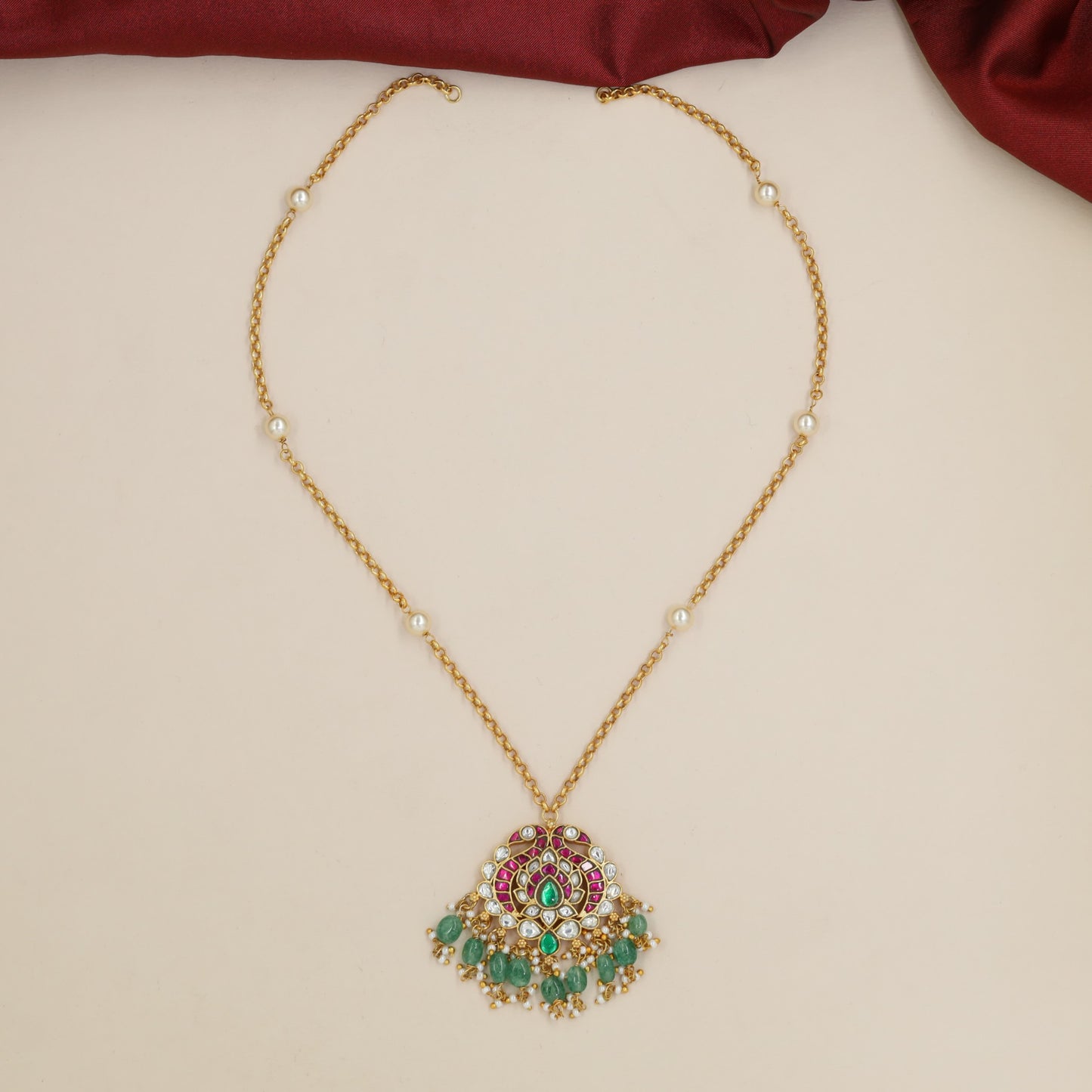 Jadau Chain with Central Peacock Design and Pearl Accents