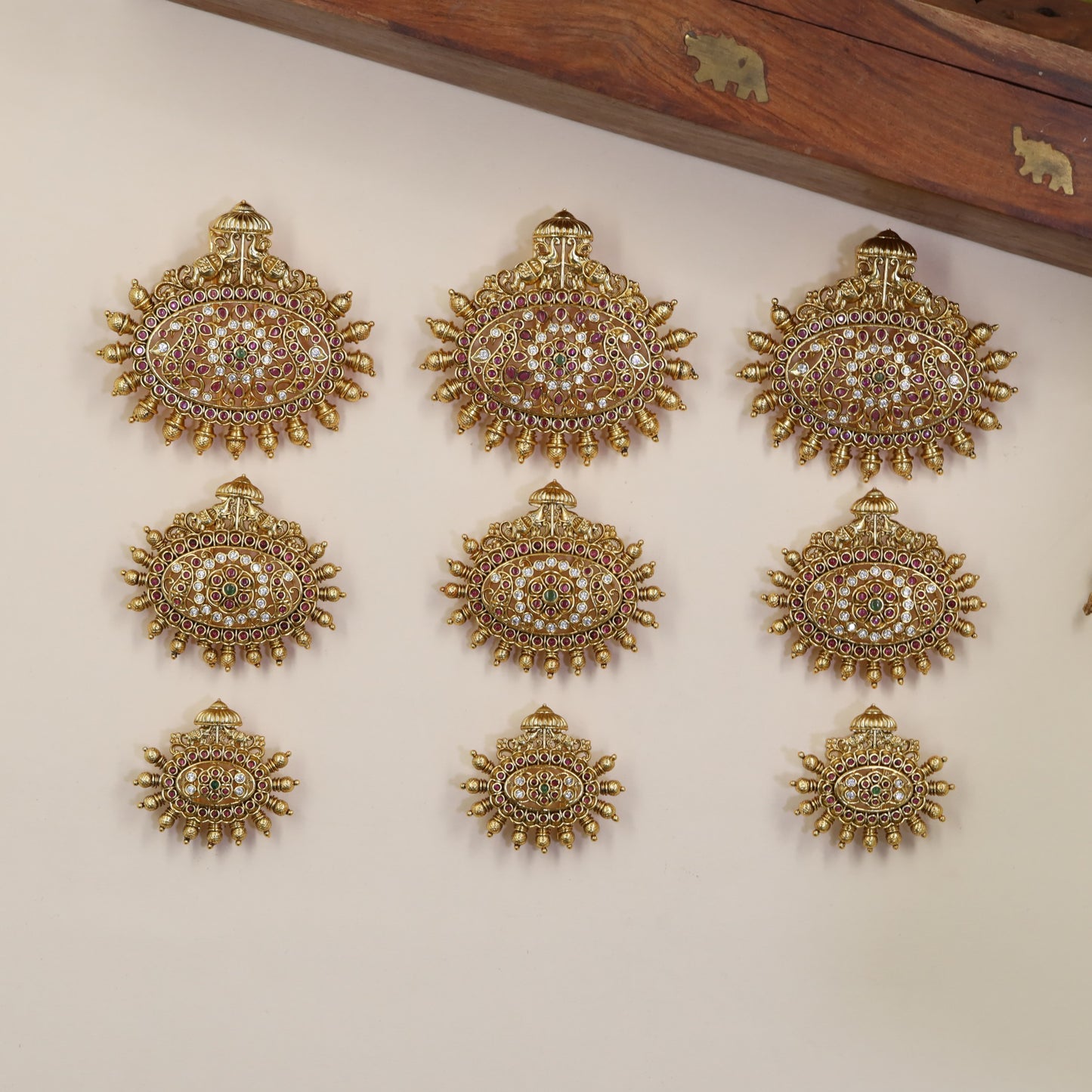 Antique Jada Bille with Oval Filigree Panels and Beaded Edging