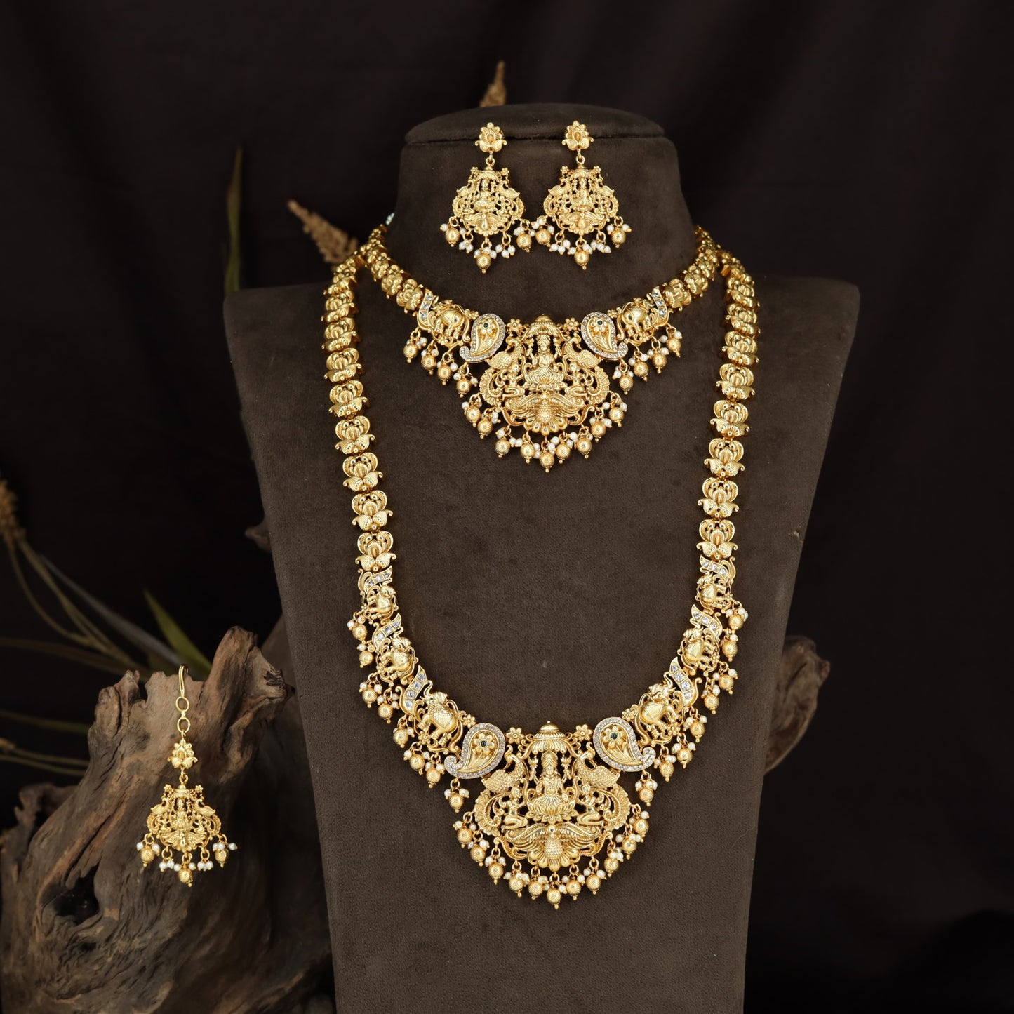 Heritage Lakshmi Jewellery Set With Two Necklace Styles And Pendant & Tikka Details