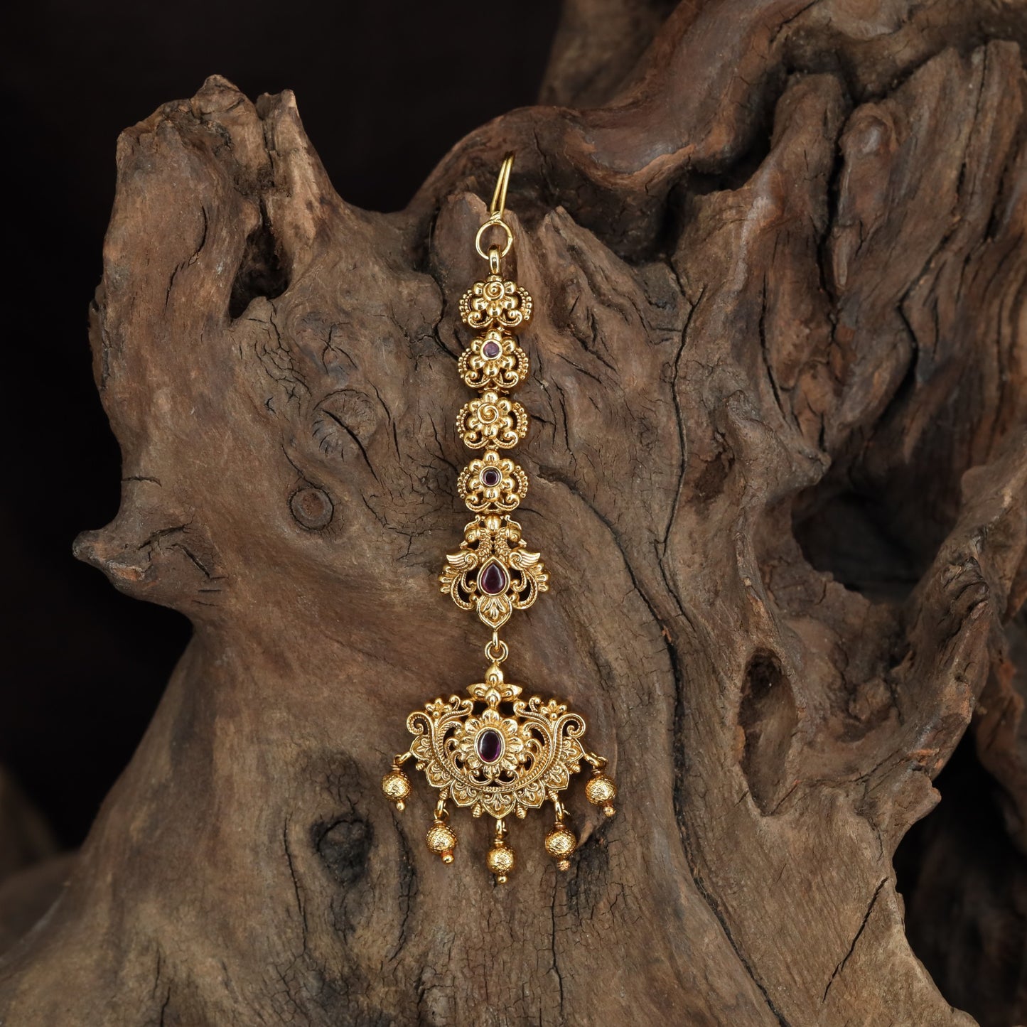 Classical Tikka With Ornamental Floral Links And Decorative Pendant