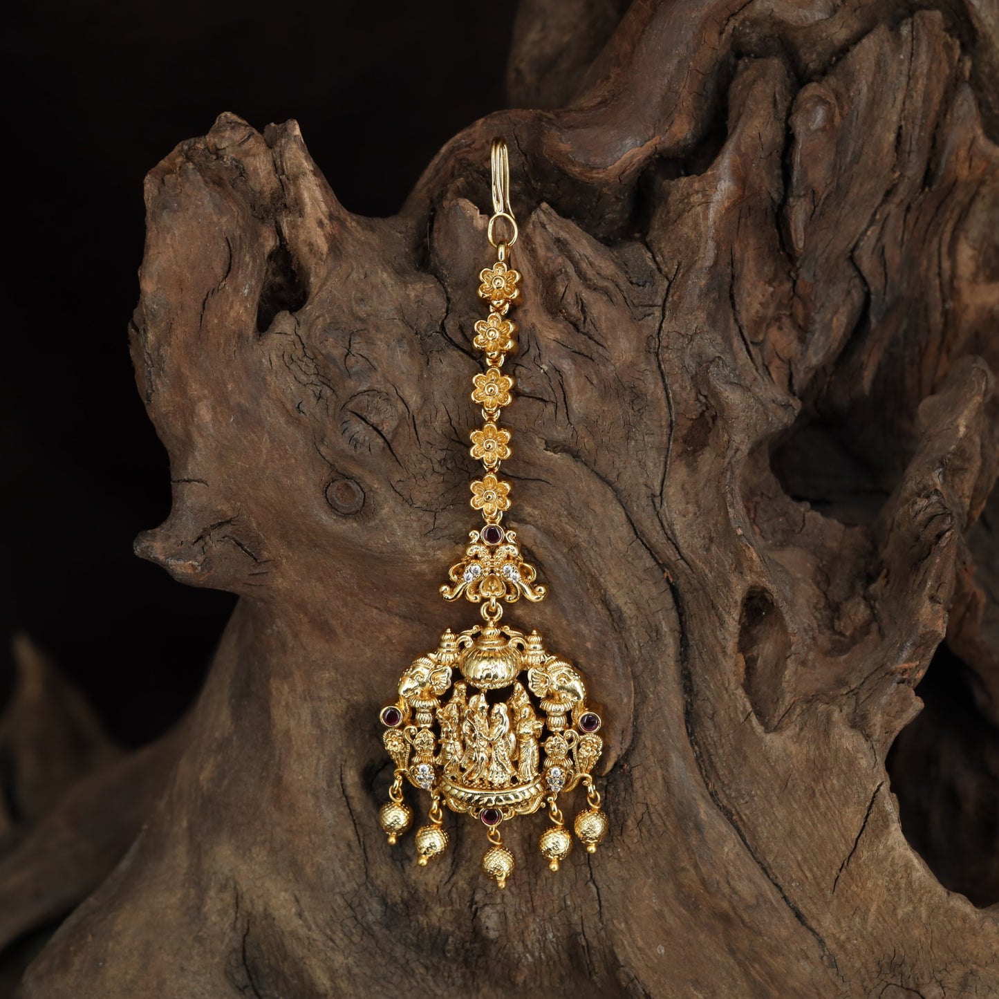 Signature Antique Tikka With Rama Sita Pendant And Ornamental Drops