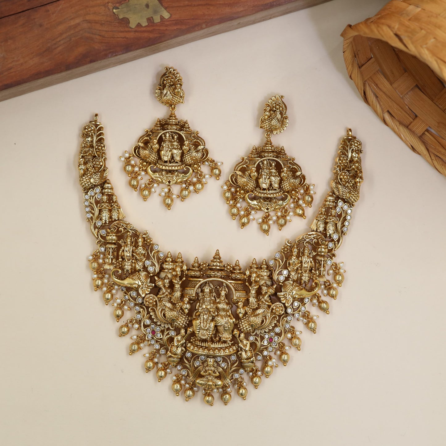 Grand Rama Sita Necklace With Intricate Pendant Frame And Sculpted Details