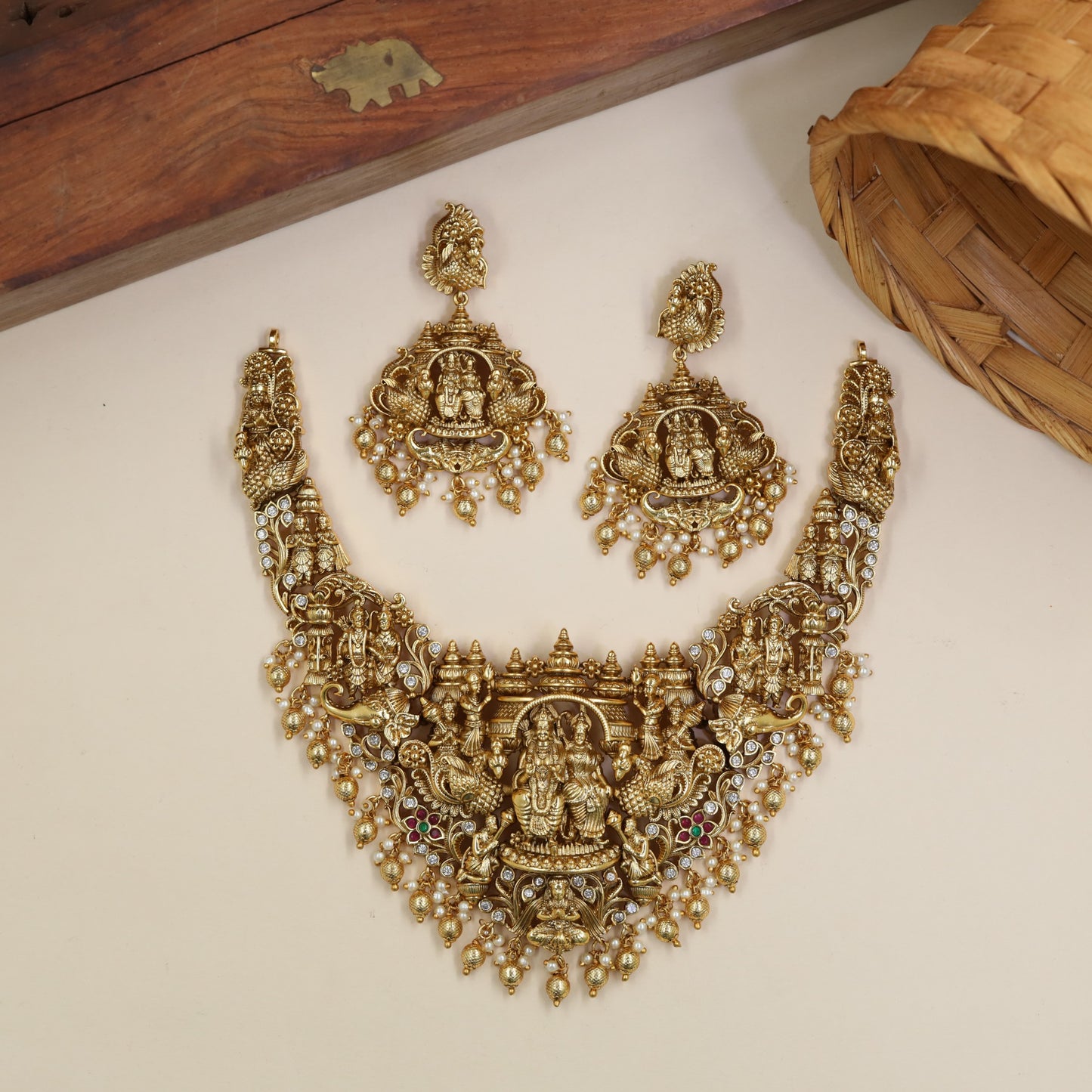 Grand Rama Sita Necklace With Intricate Pendant Frame And Sculpted Details