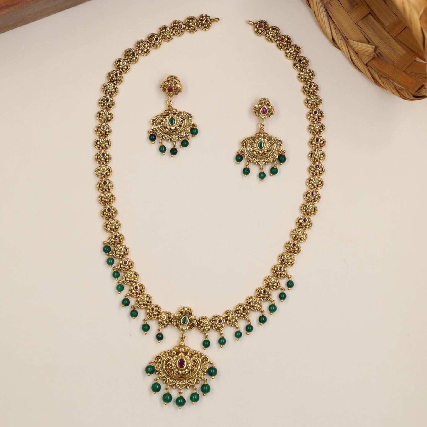 Heritage Inspired Long Haara With Curved Floral Link Construction