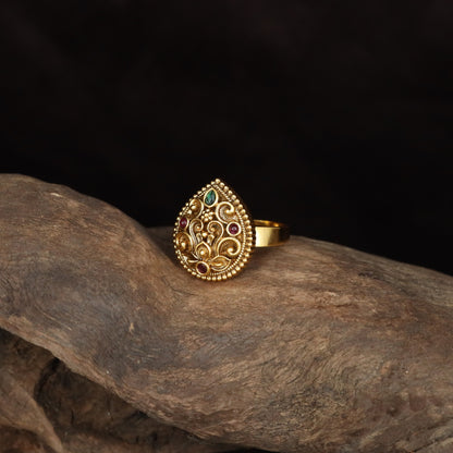 Antique Paisley Ring with Beaded Border
