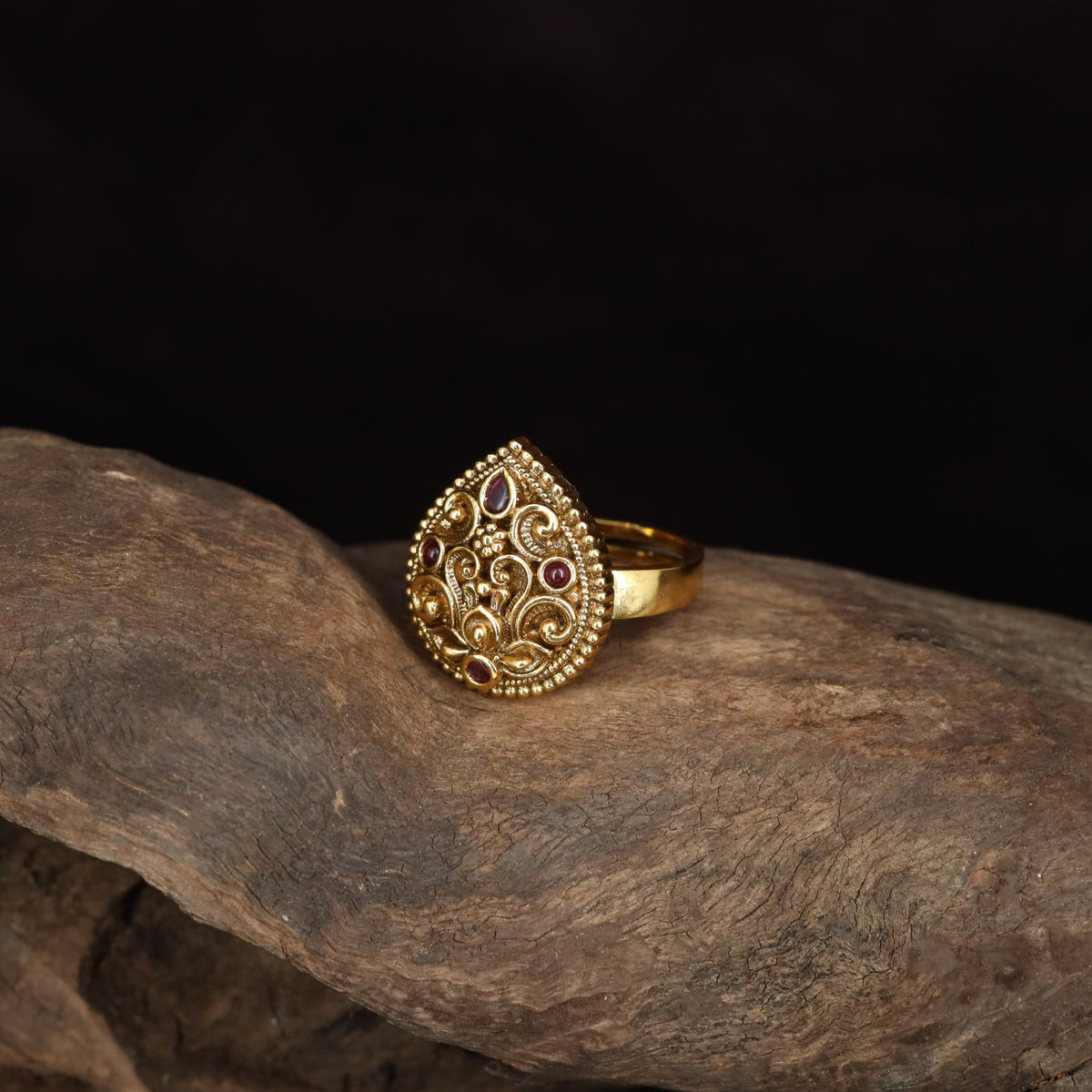 Antique Paisley Ring with Beaded Border