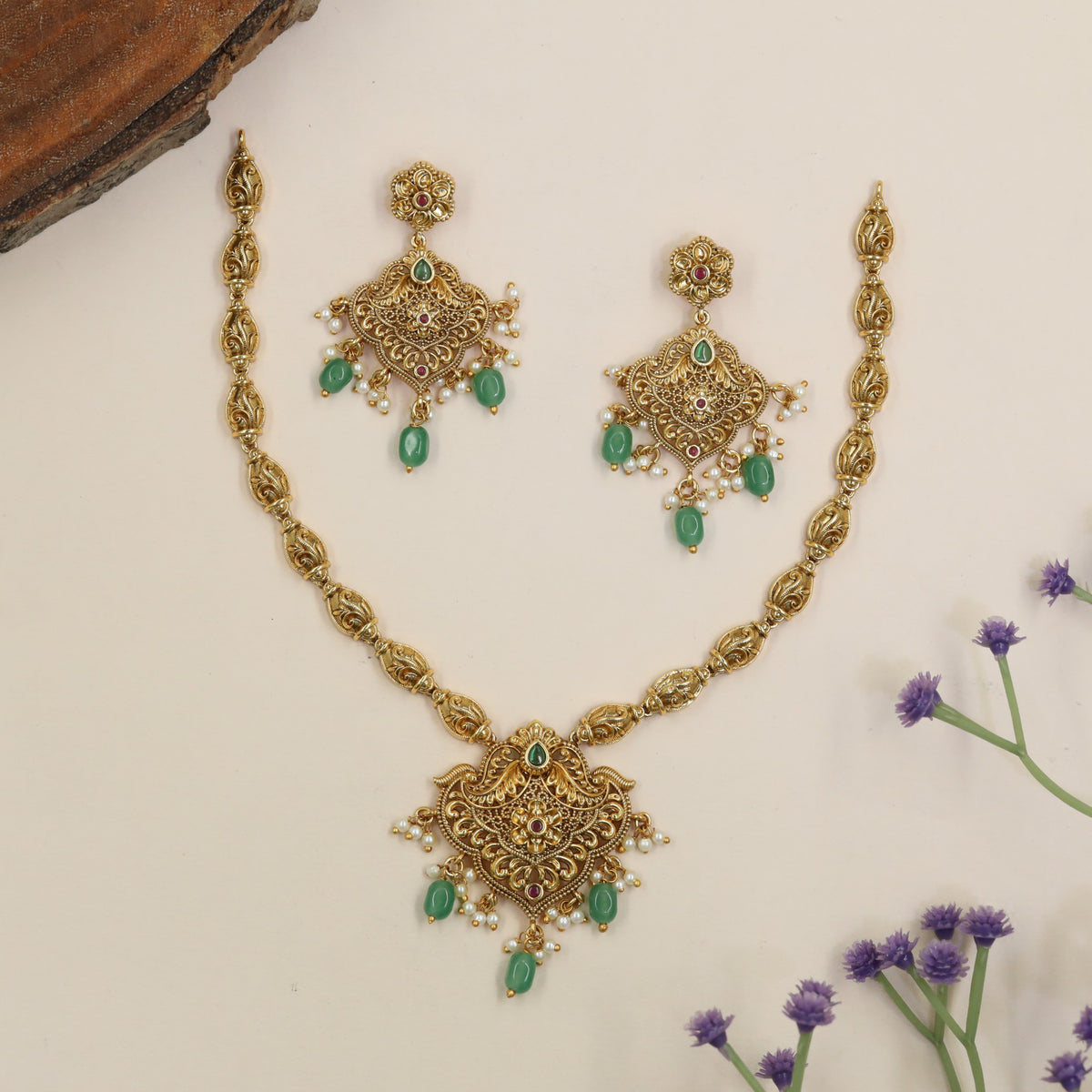 Premium Antique Necklace With Elaborate Paisley Linkwork And Hanging Pendant Accents