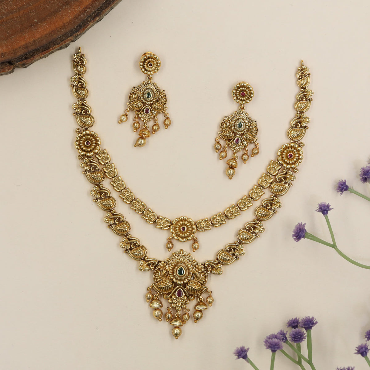 Premium Antique Necklace With Intricate Floral Medallions And Curved Paisley Linkwork