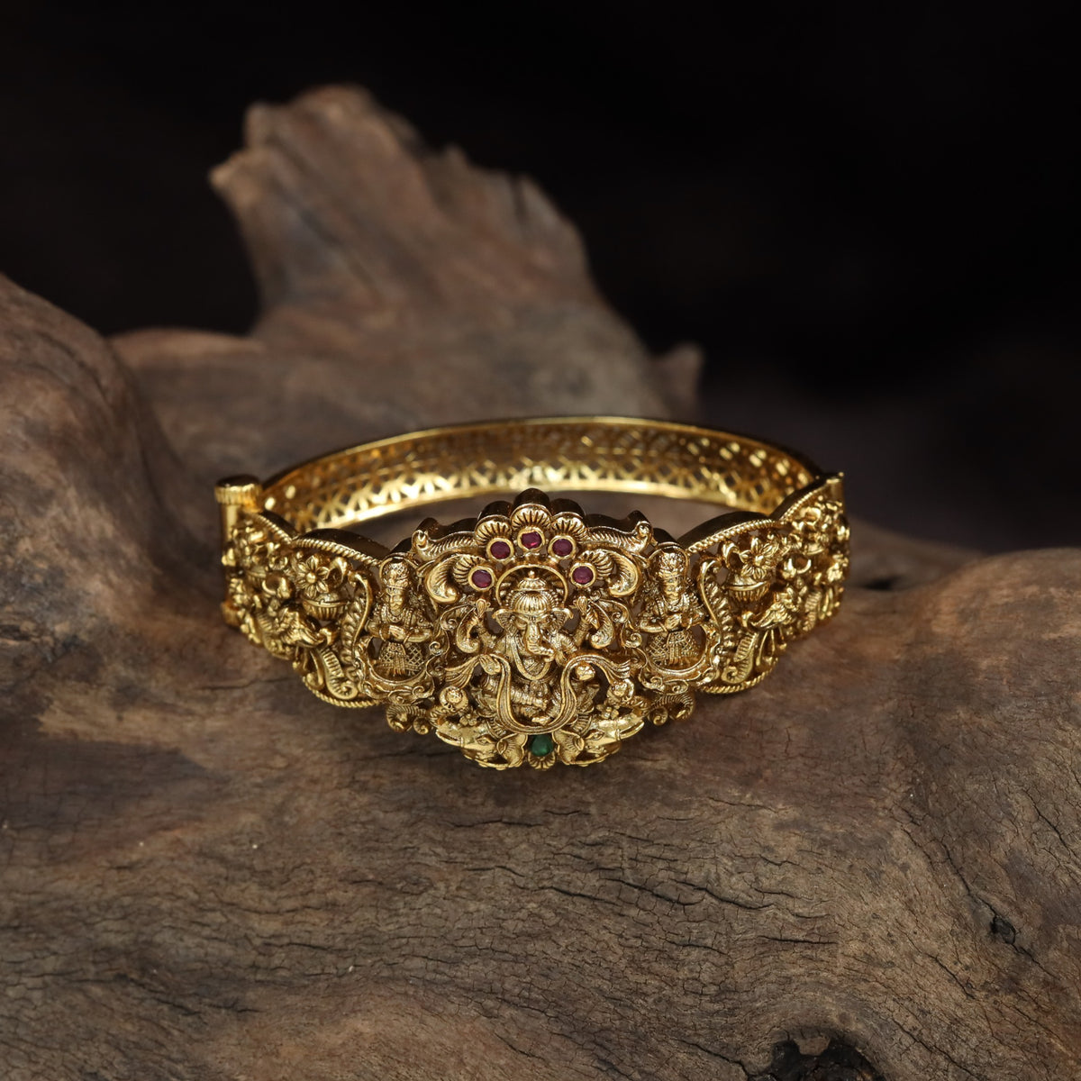 Premium Antique Kada Featuring Ganesha Centrepiece