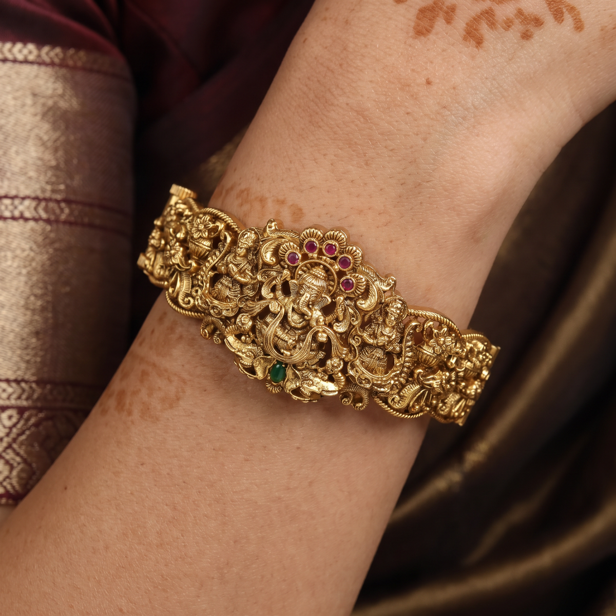Premium Antique Kada Featuring Ganesha Centrepiece
