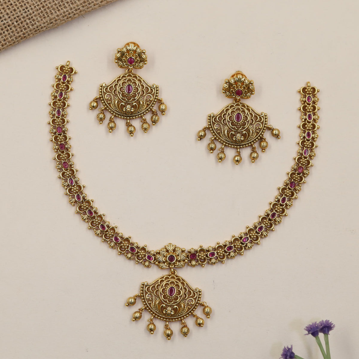 Traditional Antique Necklace with a continuous floral arrangement