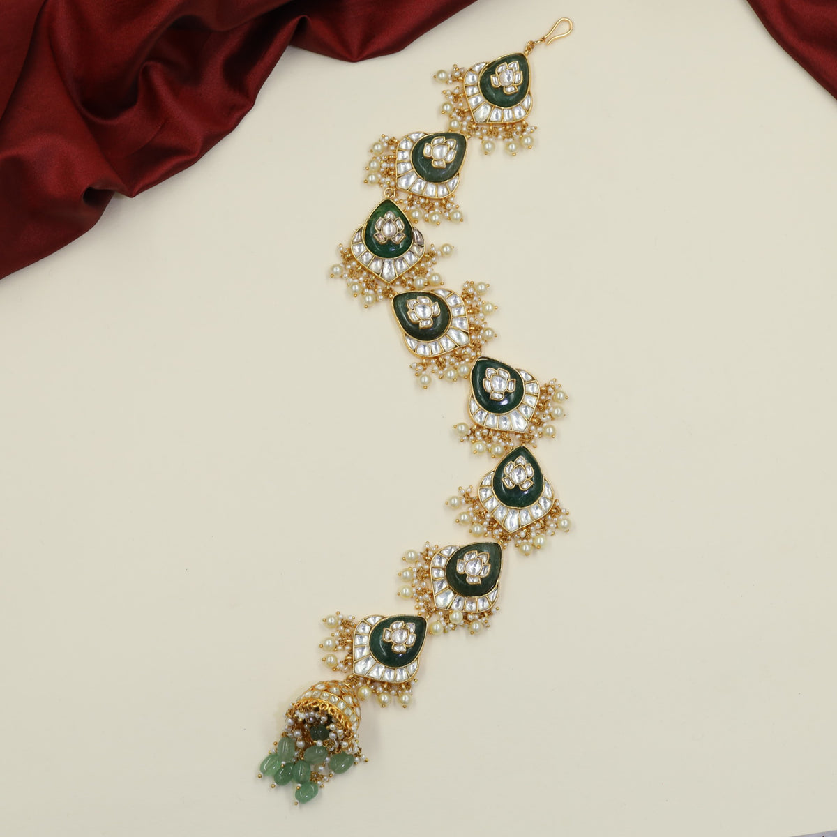 Refined Jadau Long Jade bringing together petal forms, openwork and ornamental drops
