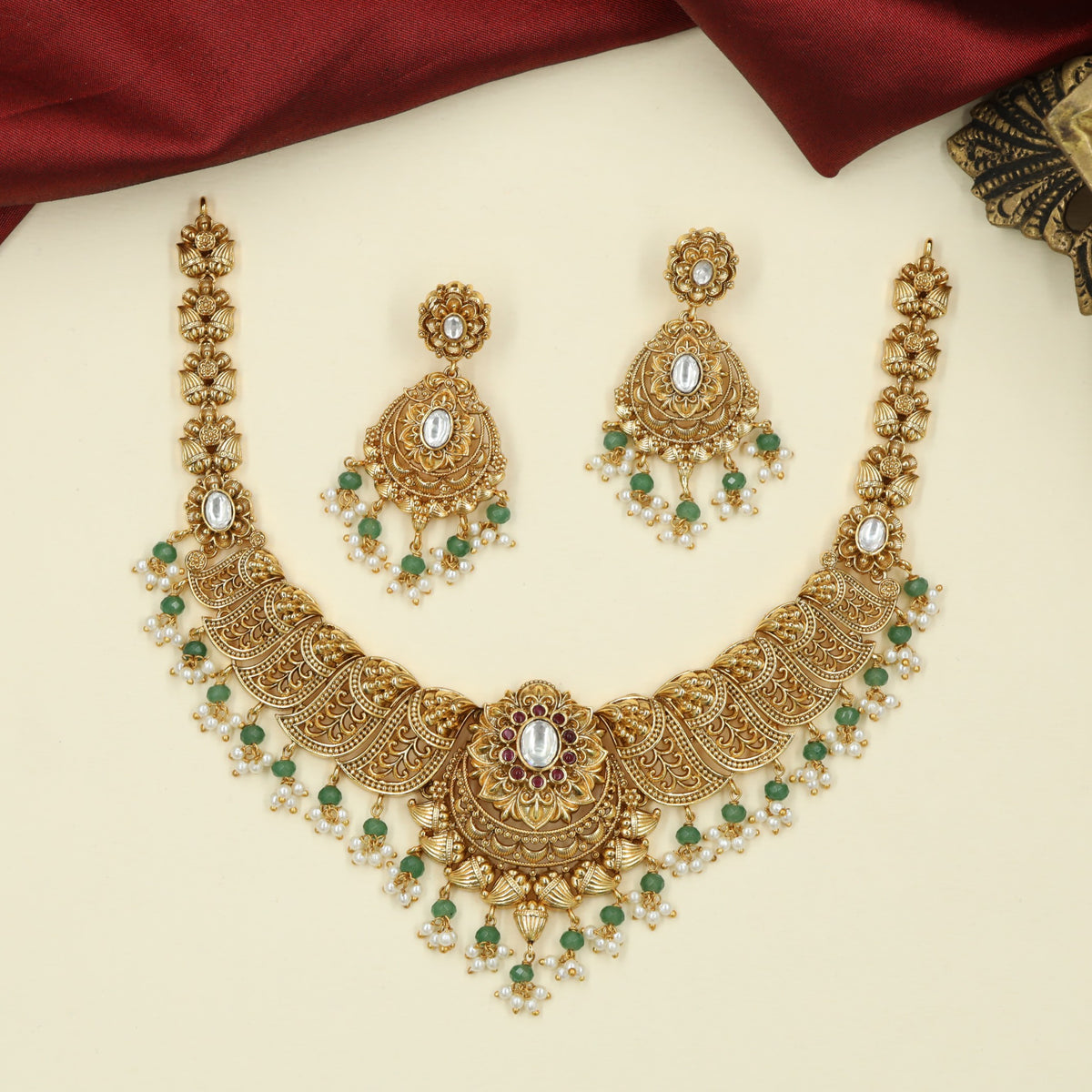 Heritage Necklace featuring Sculpted Floral Links and a Detailed Centre Pendant