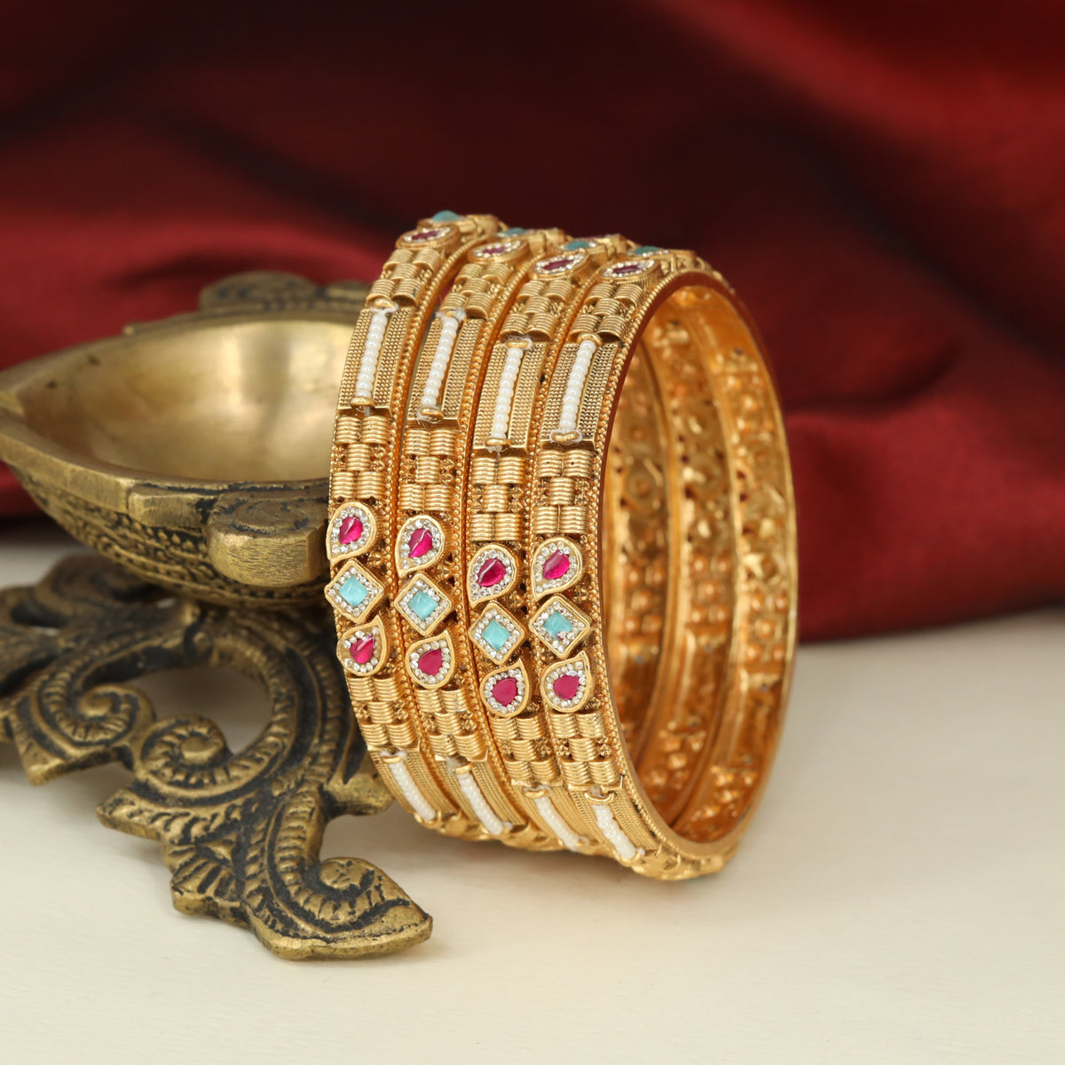 Traditional Antique Bangless with Intricate Rope Texture and Accent Panels