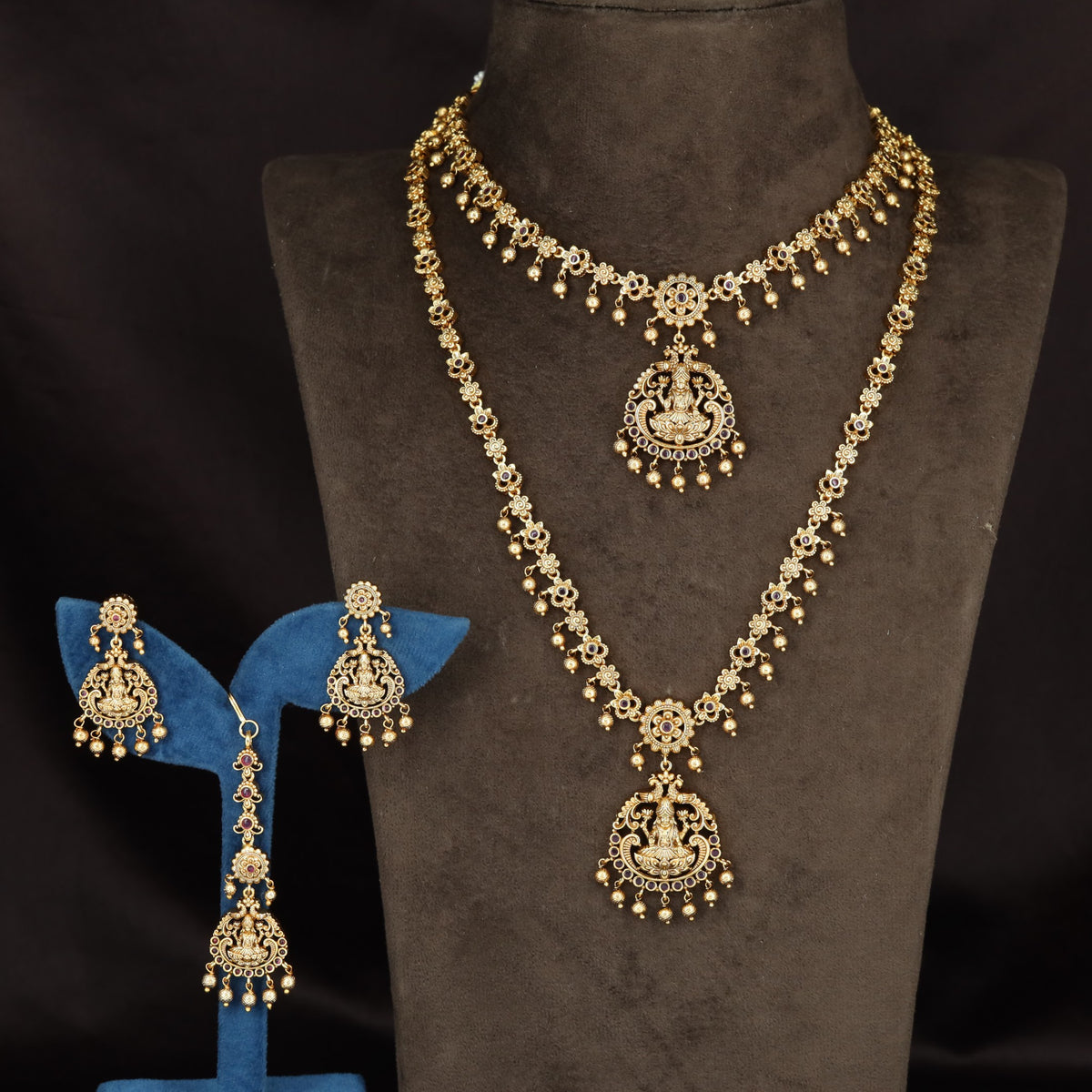 Heritage Antique Combo Set featuring Lakshmi Centre Work and Intricate Floral Links