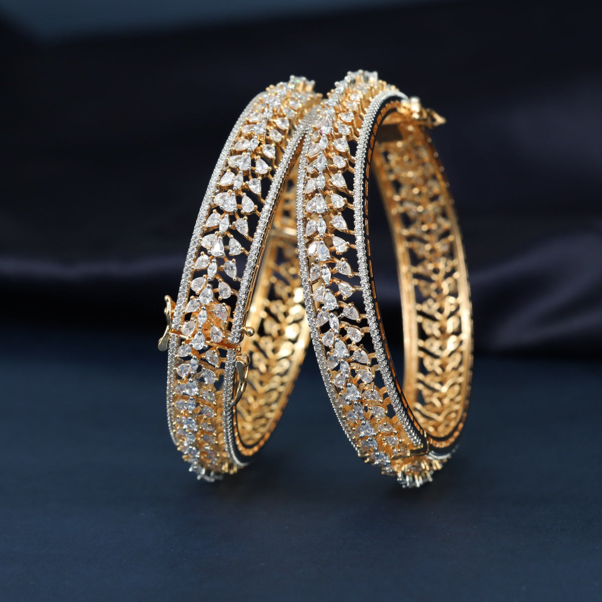 Premium Gj Bangles featuring intricate leaf pattern craftsmanship