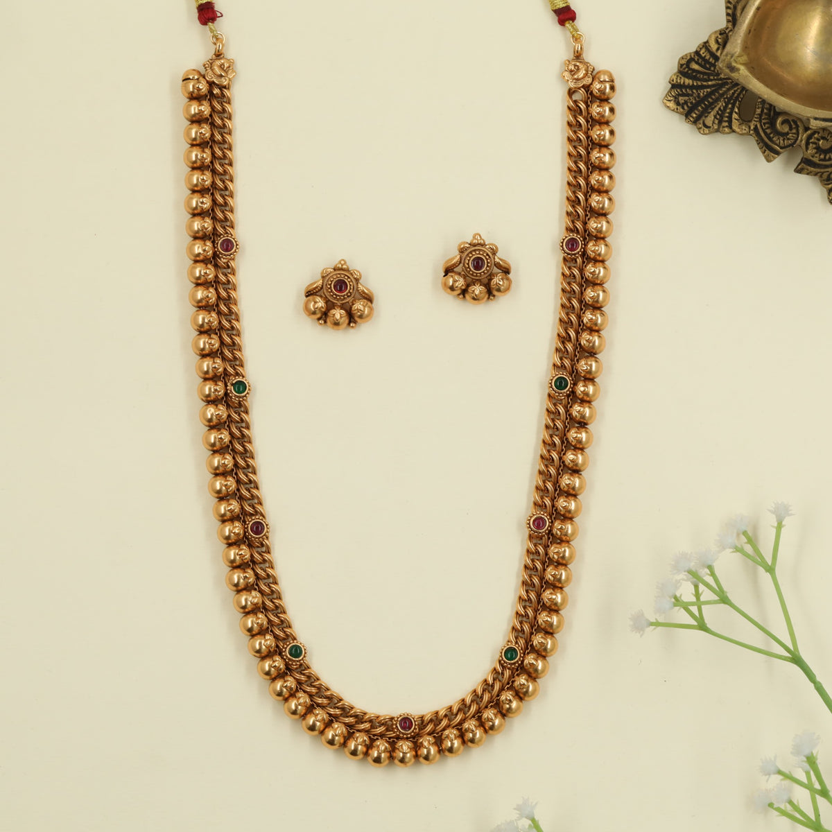 Prestige antique long haara displaying radiant bead detailing