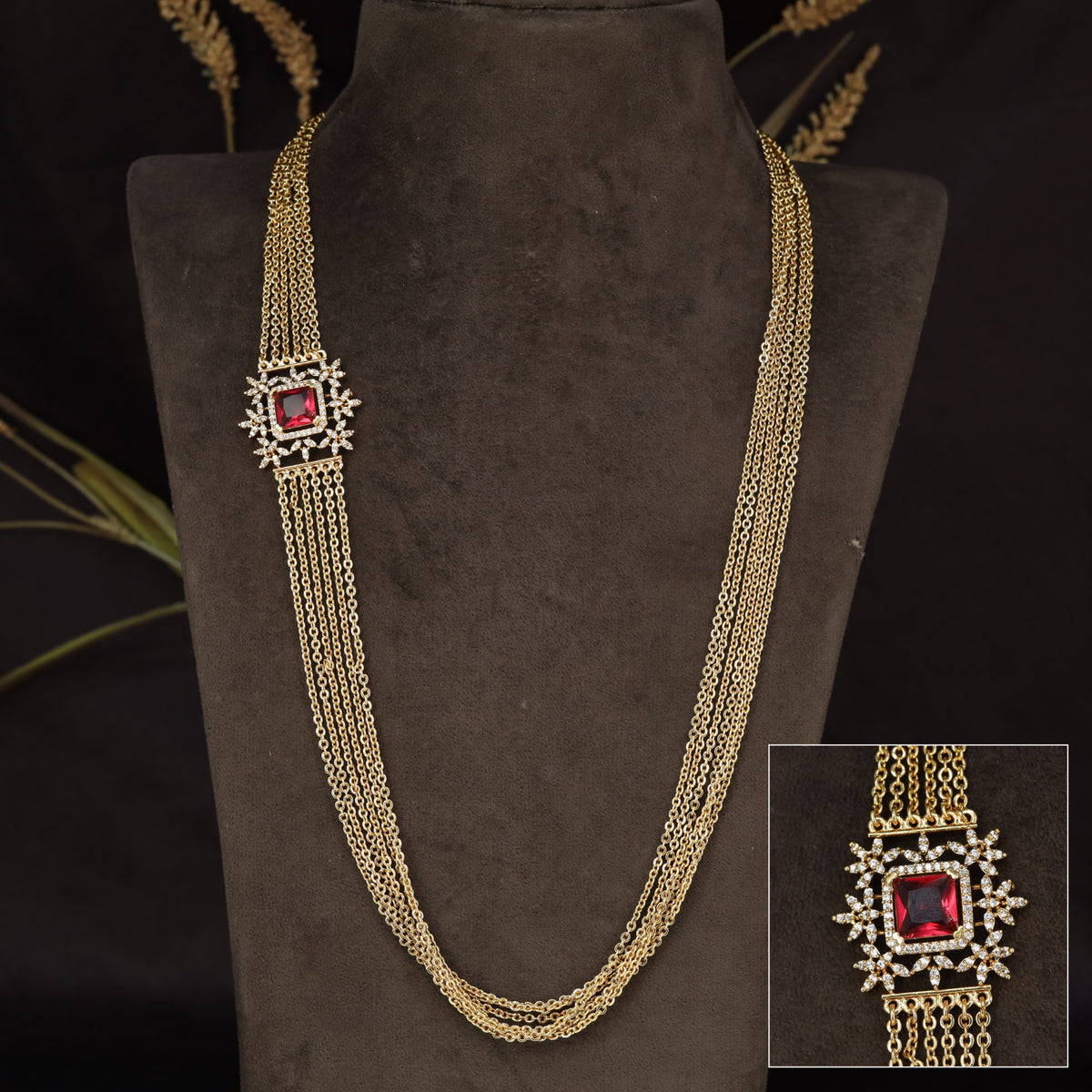 Structured square centre with intricate openwork Antique Mope Chain