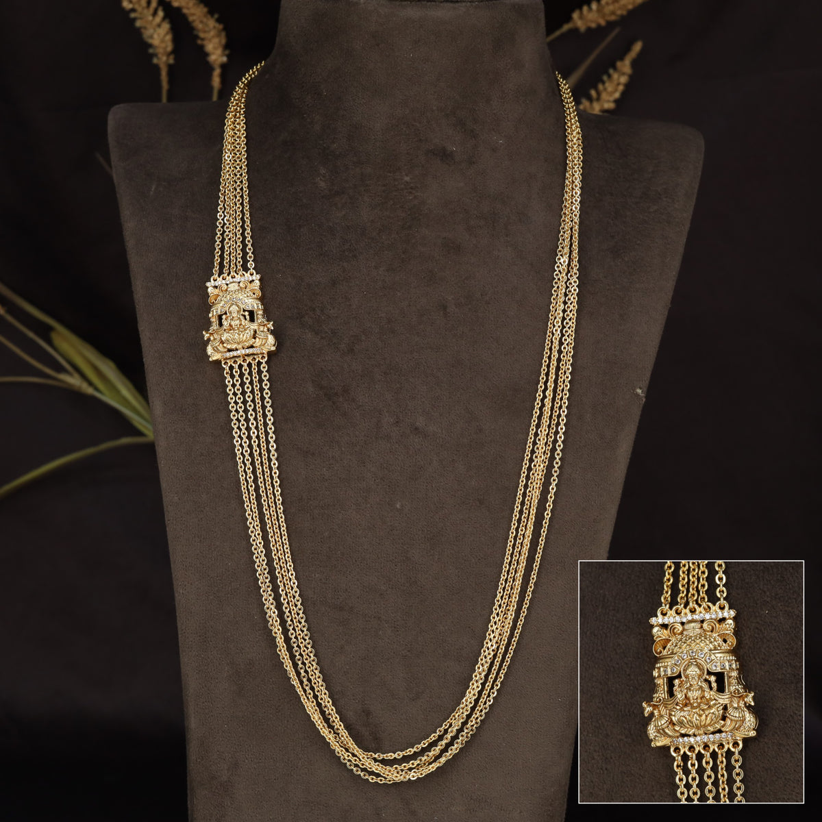 Traditional Lakshmi centre with fine multi strand Antique Mope Chain