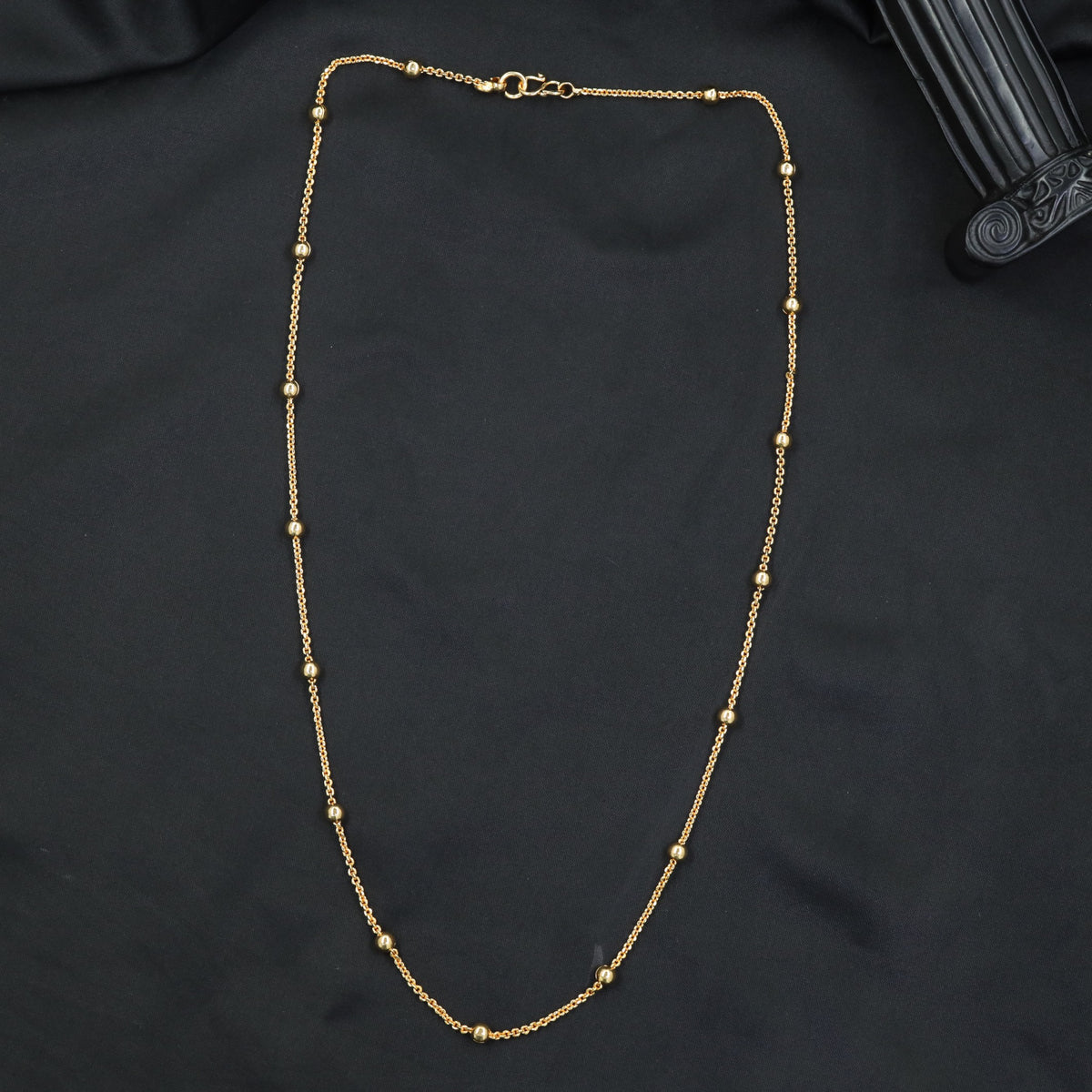 Signature gold chain with delicate beaded craftsmanship