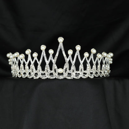 Delicate Crown with pointed arches and round raised accents
