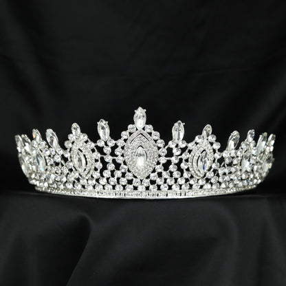 Luxury Crown with an ornate centrepiece, fine openwork and graceful side detailing