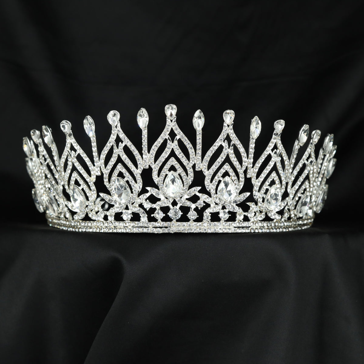 Grand wedding Crown featuring pointed arches and refined raised details