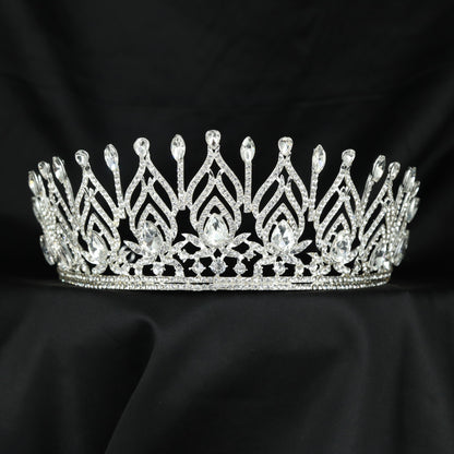 Grand wedding Crown featuring pointed arches and refined raised details