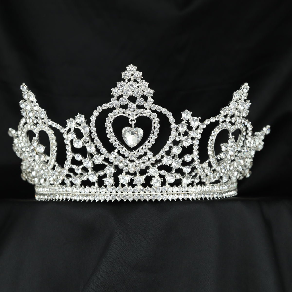 Royal Crown with intricate openwork and a distinctive heart centre