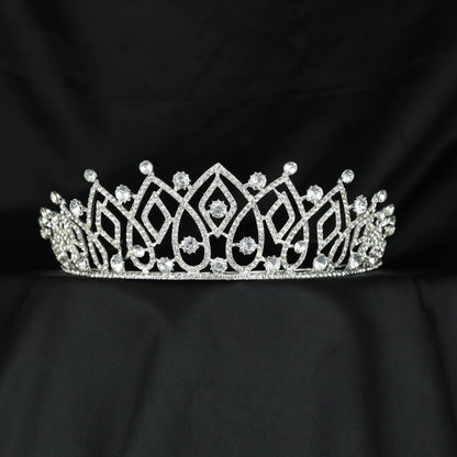 Regal Crown with geometric openwork arches and elegant diamond-shaped centre details